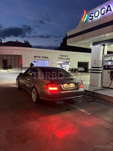 Mercedes E 220-10