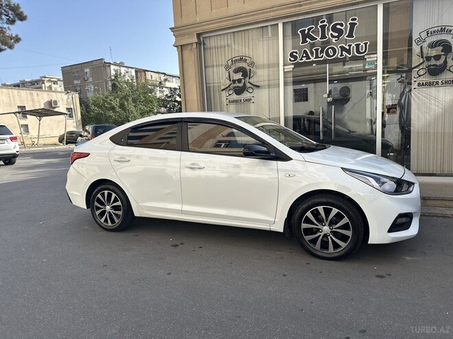 Hyundai Accent-3