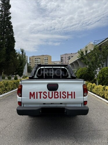 Mitsubishi L200-5