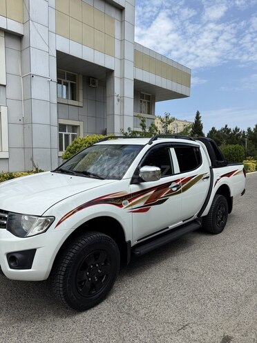 Mitsubishi L200-6