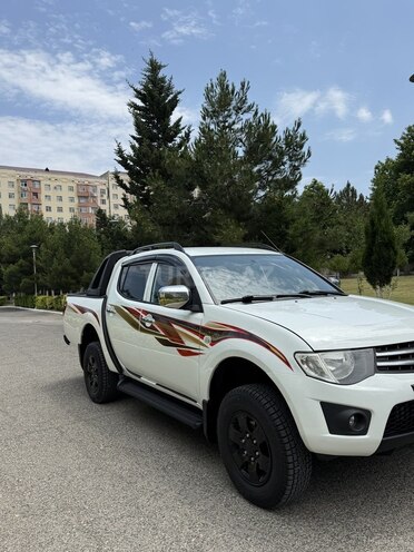 Mitsubishi L200-7