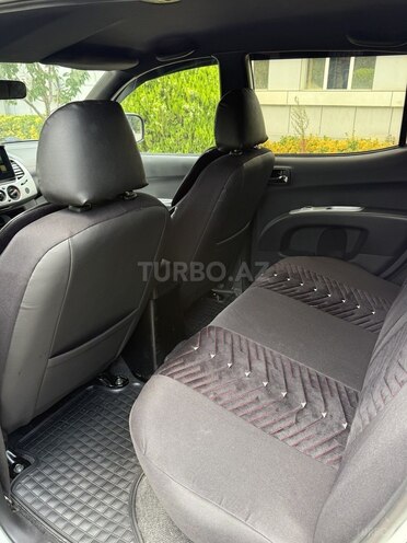 Mitsubishi L200-14