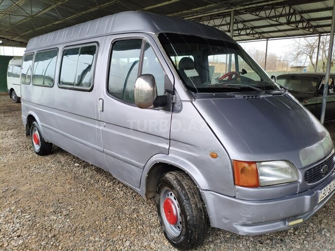 Ford Transit-5