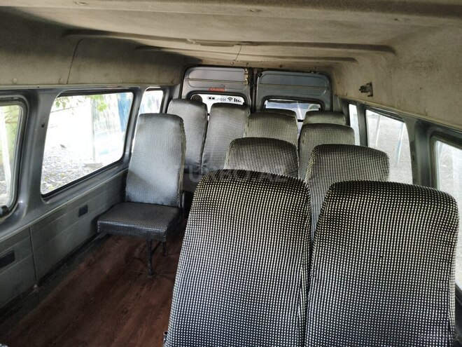 Ford Transit-8