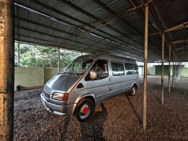 Ford Transit-11