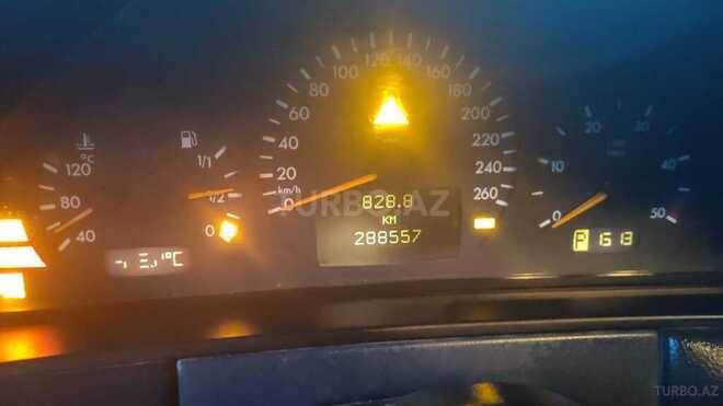 Mercedes E 220-5