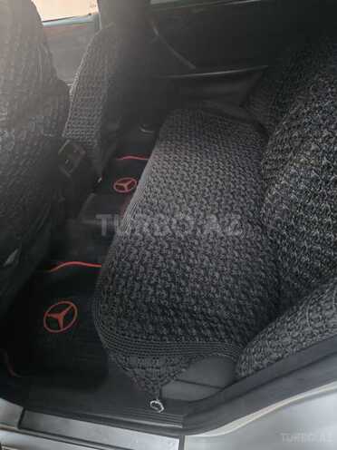 Mercedes E 220-6