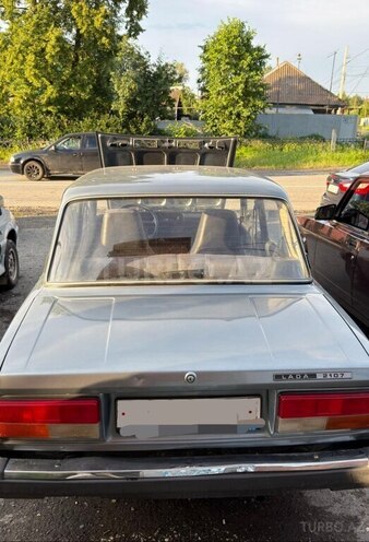 LADA (VAZ) 2107-2