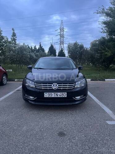 Volkswagen Passat-1