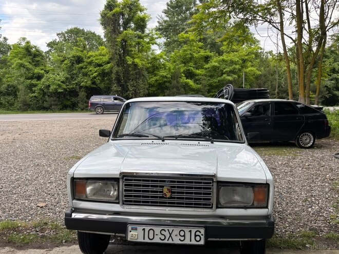 LADA (VAZ) 2107-1