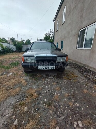 Mercedes 190-1