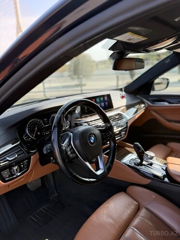 BMW 530e-7
