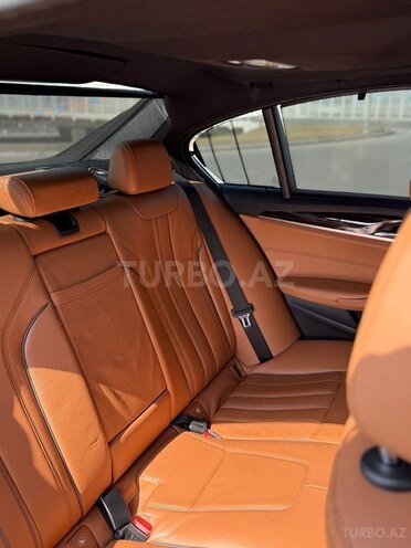 BMW 530e-8