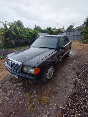 Mercedes 190-18