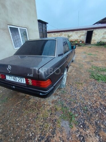 Mercedes 190-14