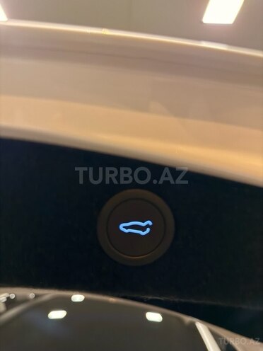 Tesla Model 3-19