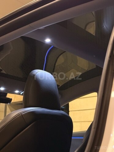 Tesla Model 3-13