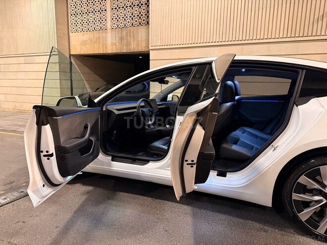 Tesla Model 3-8