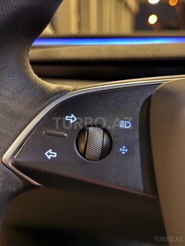 Tesla Model 3-11
