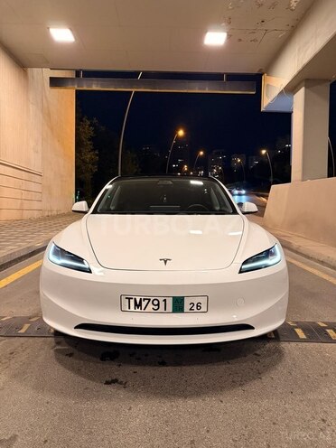 Tesla Model 3-21