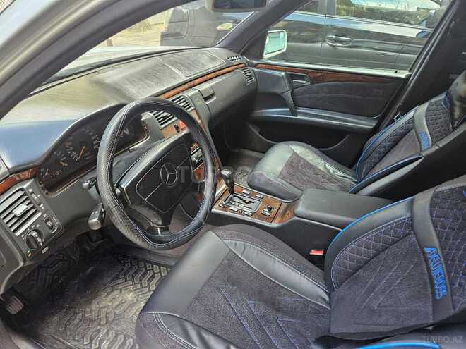 Mercedes E 230-13