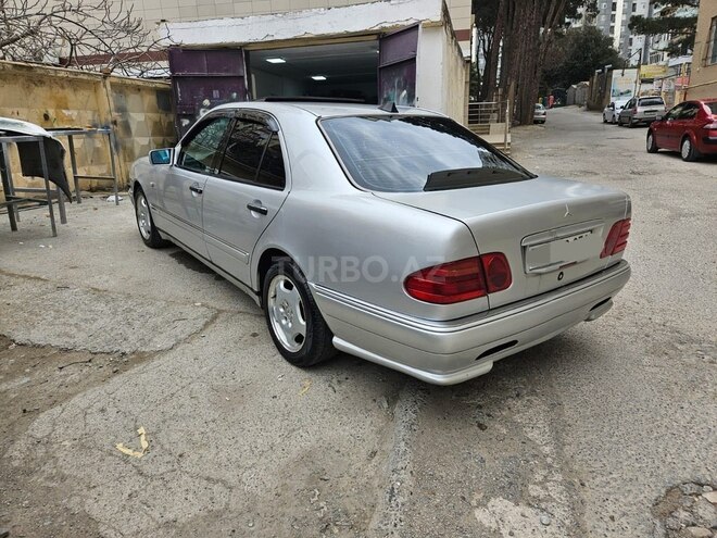 Mercedes E 230-2