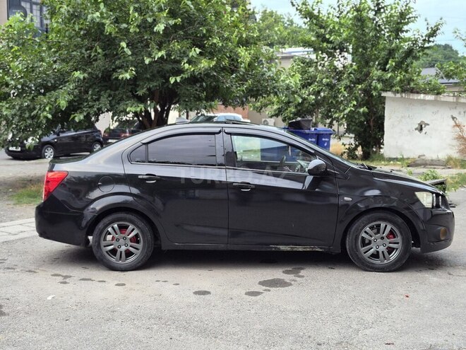 Chevrolet Aveo-5