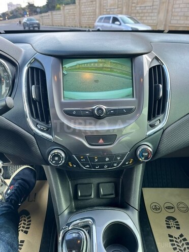 Chevrolet Cruze-9