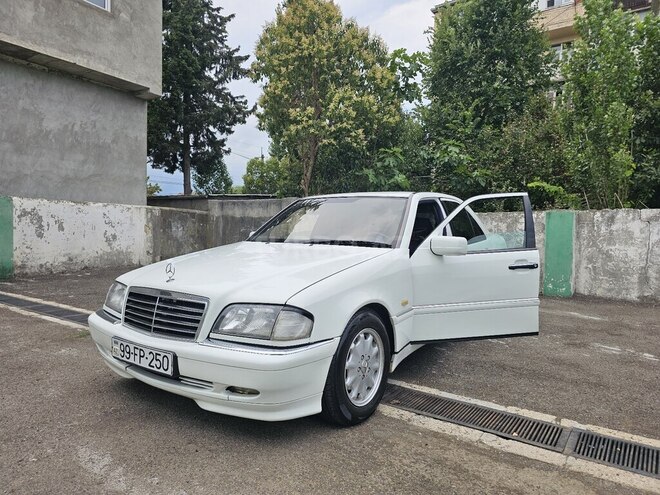 Mercedes C 200-4