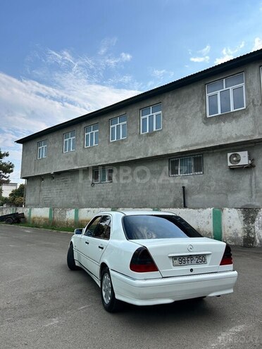 Mercedes C 200-8