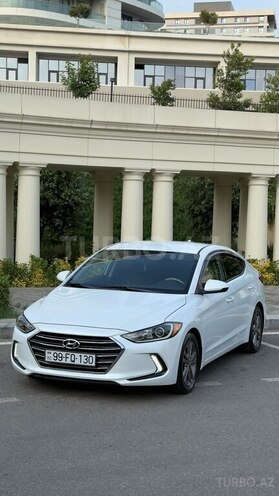 Hyundai Elantra-1