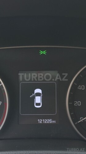 Hyundai Elantra-9