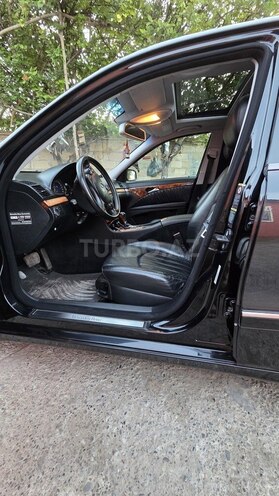 Mercedes E 350-11