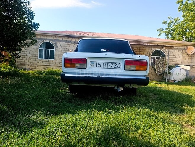 LADA (VAZ) 2107-2