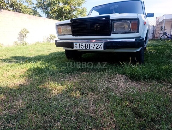LADA (VAZ) 2107-1
