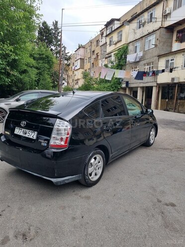 Toyota Prius-4