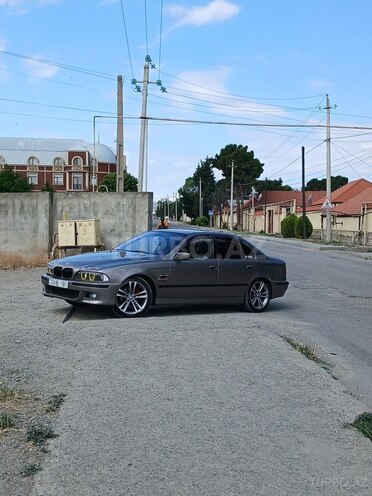 BMW 523-2
