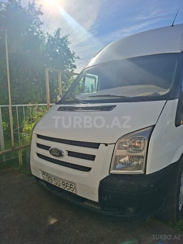 Ford Transit-9