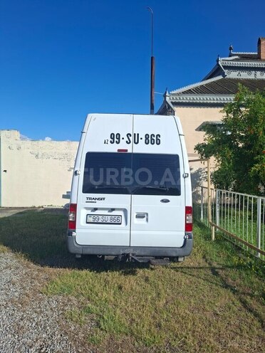 Ford Transit-4