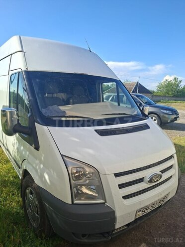Ford Transit-1