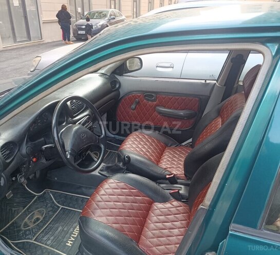 Hyundai Accent-5