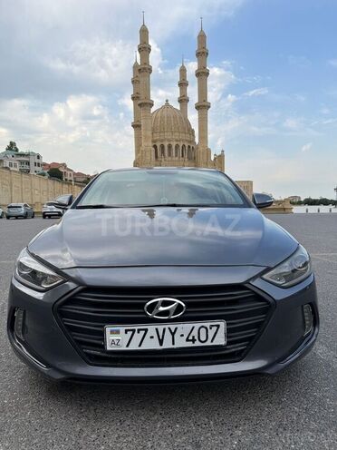 Hyundai Elantra-6
