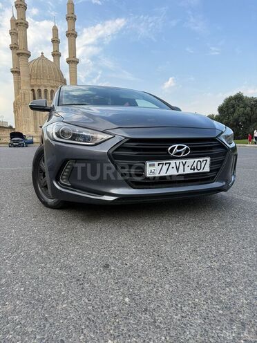 Hyundai Elantra-1