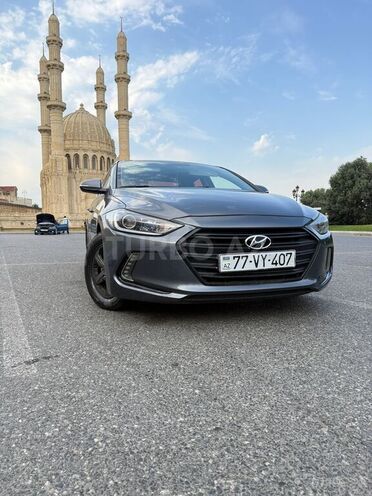 Hyundai Elantra-5