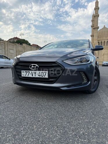 Hyundai Elantra-4