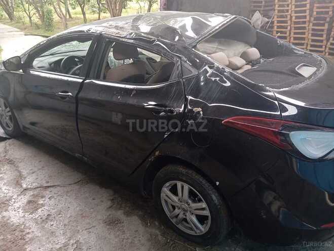 Hyundai Elantra-8