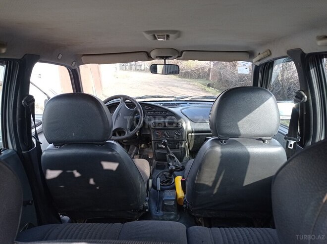 Chevrolet Niva-5