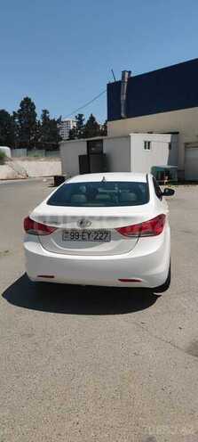 Hyundai Elantra-6