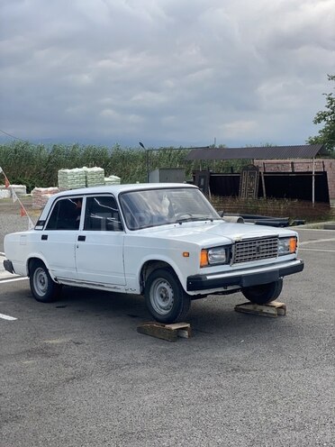 LADA (VAZ) 2107-2