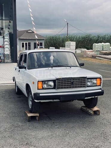 LADA (VAZ) 2107-1